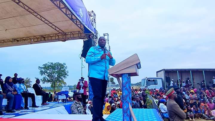 SIMBIYAMOTO CHIHANA PAINTS THYOLO BLUE, says farmers are the backbone of economy